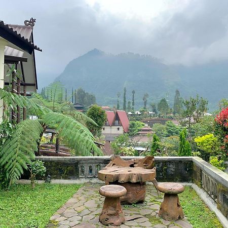Gubuk Ndeso Bromo Apartamento Exterior foto
